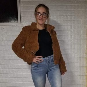 Meet your Posher, Faith